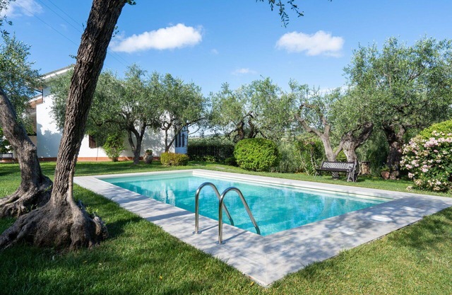Cosy apartment in villa with WIFI, pool, A/C, TV, patio, pets allowed and panoramic view