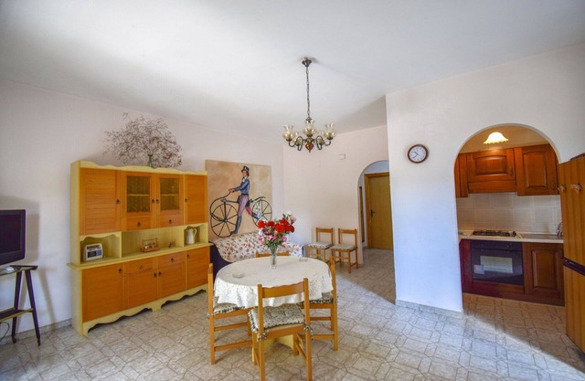 Cosy apartment for 6 guests with A/C, TV and pets allowed
