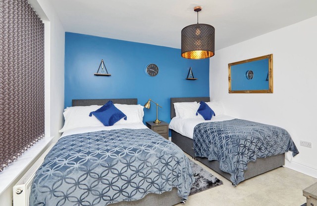 Cosy Central Nottingham, 3 Bed House, 3 Bathrooms, 2x Parking