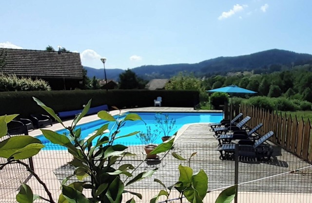 Cosy chalet with breathtaking views of the pond and valley in the Vosges mountains
