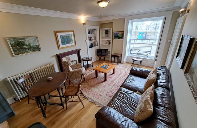 Cosy City Centre Apartment next to the River Ness