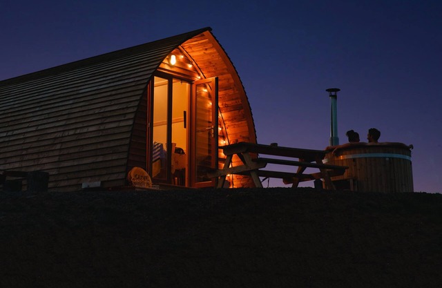 Cosy Coastal Cabin with Wood Fired Hot Tub