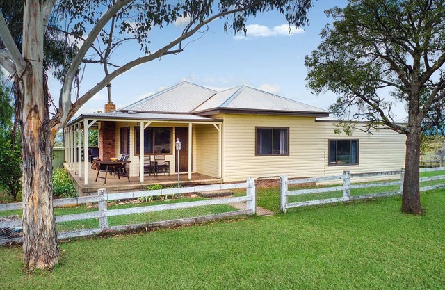 Cosy Cottage in the Capertee Valley on 100 acresn