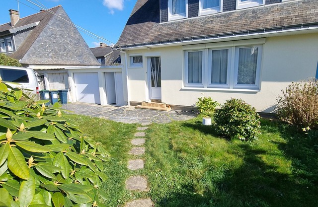 Cosy house near beach, town center and submarine base