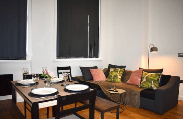 Cosy Jewellery Quarter Flat | Weekly Discount