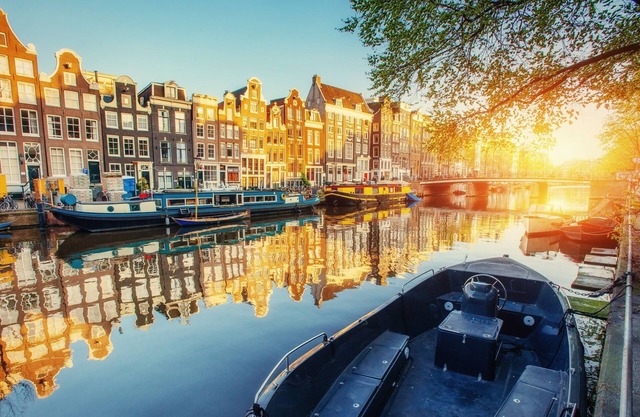 Cosy luxery 2 separate studio's in one apartment 120 m2 CENTRAL AMSTERDAM