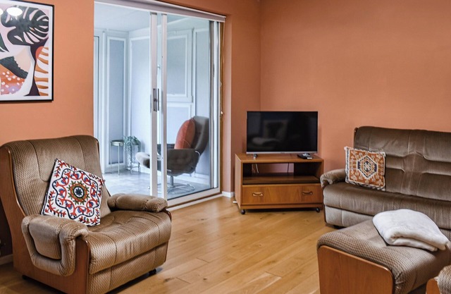 Cosy Retreat Near The Beach
