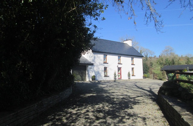 Cosy south facing sunny cottage Ballylickey, Bantry - on the Wild Atlantic Way