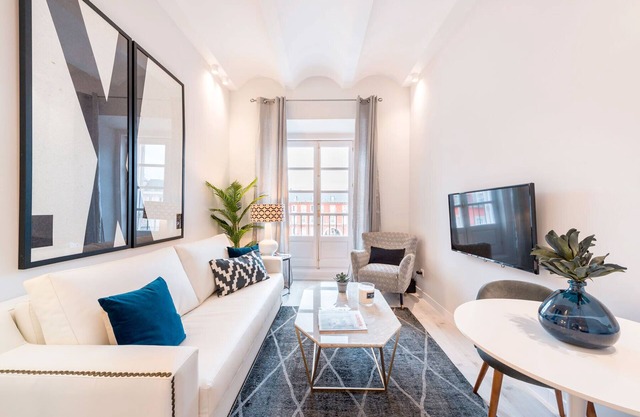 Cosy Suite in Plaza Mayor, Best for Couples. Plaza Mayor III
