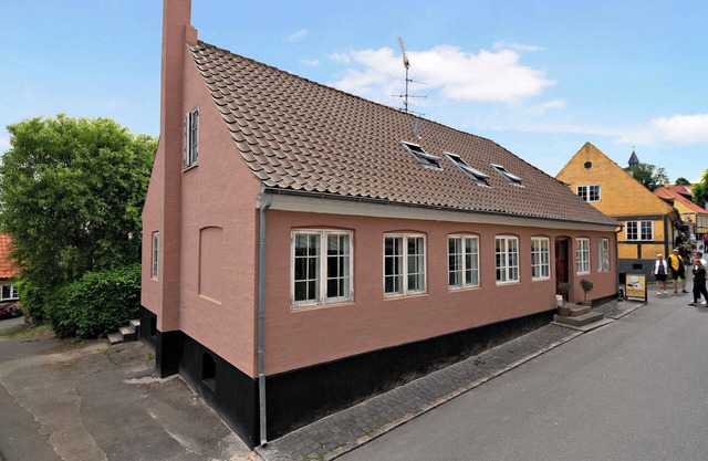 Cosy, unique house near harbour in Gudhjem