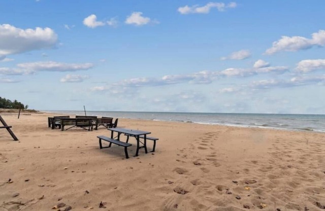 Cottage #7: 1BR/1BA Relaxing Lakeside Retreat!nn