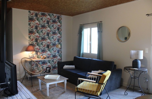 Cottage between Loire, vineyard and castles