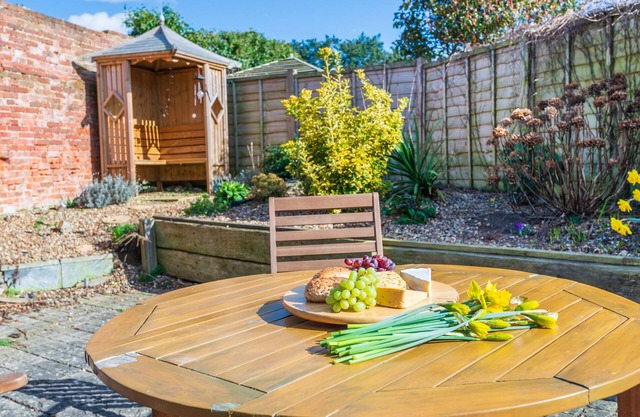 Cottage by the coast, Open plan living, wi-fi, dog friendly