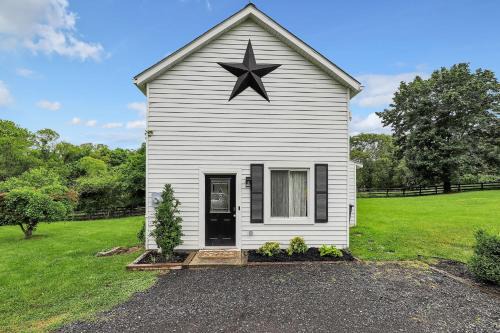 Cottage Escape in Virginia Wine Country