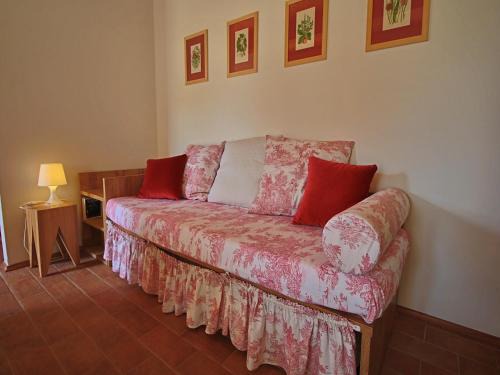 Cottage in Montelabbate with Pool, Garden, BBQ, Parking