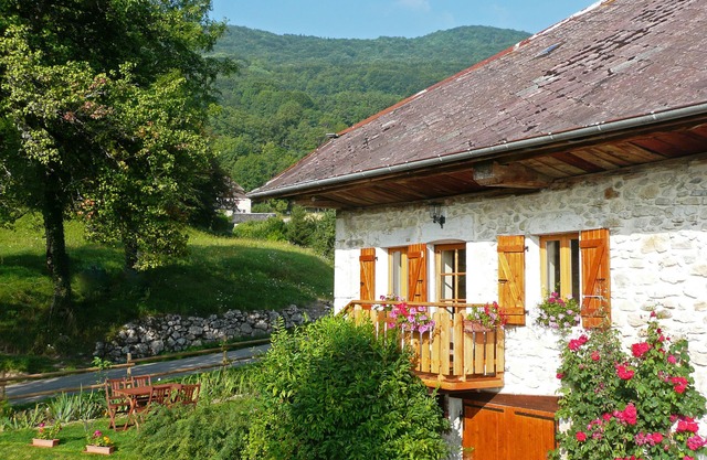Cottage - Moye- in a green setting, between Lake Annecy and Le Bourget