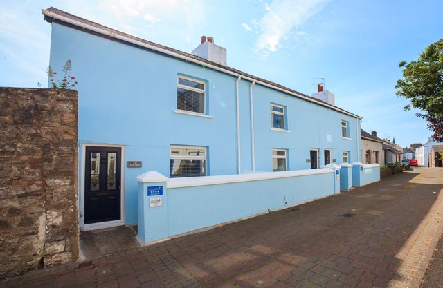 Cottage sleeping 3 people located in Castletown