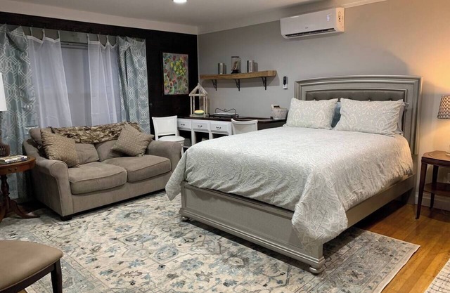 Cottage Suite - Queen Bed & 1 Bath