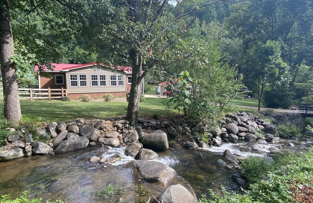 Cottage with stream, mountains, peaceful, quite, secluded, dog friendly.