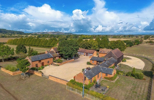 Cotton Farm Estate - 4 Cottages, Sleeps 16