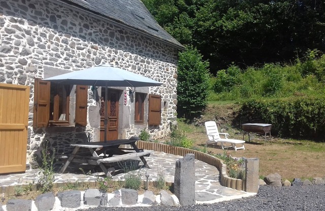 Country Cottage/Gite - EGLISENEUVE D'ENTRAIGUES