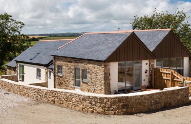 Country Barn/Parking/Wifi/Outdoor Space, Nr Beaches, St Ives, Marazion & Hayle