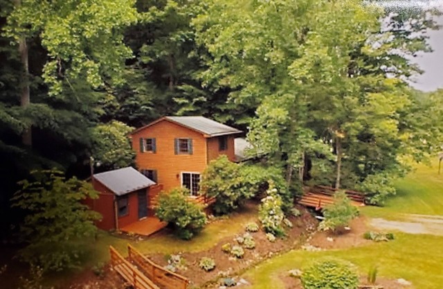 Country Cabin in the Blue Ridge Mountains of Floyd County
