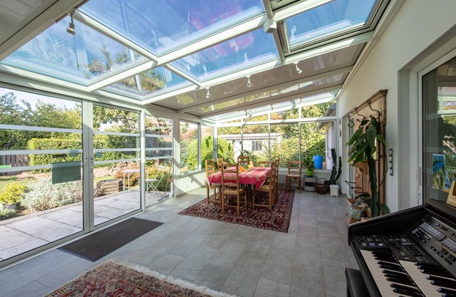 Country house with garden, spacious rooms