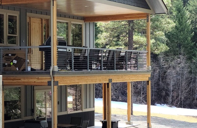Country guest cottage. Lower level, Private, quiet, minutes from Leavenworth.