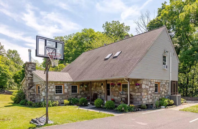 Country home in beautiful Bucks County