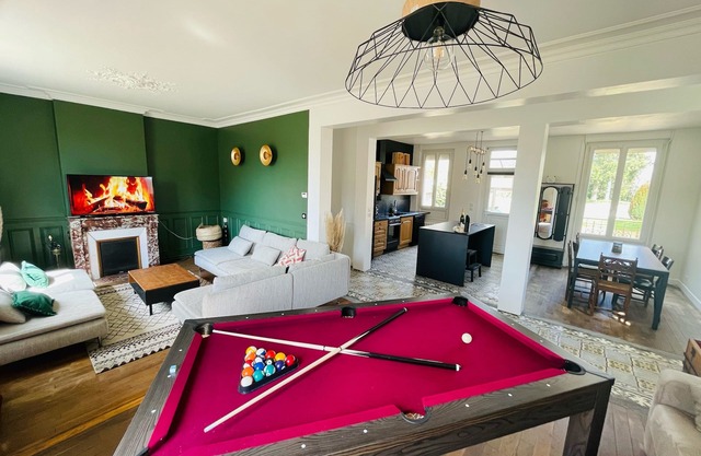 Country house 2 hours from Paris with jacuzzi.