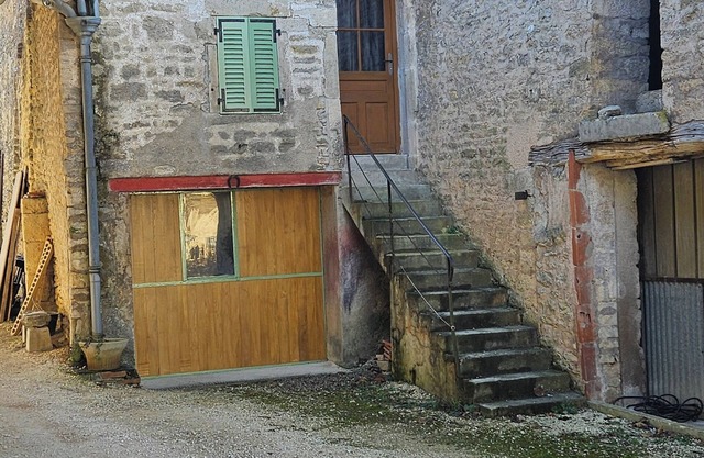COUNTRY HOUSE entirely renovated by our care while keeping its charm