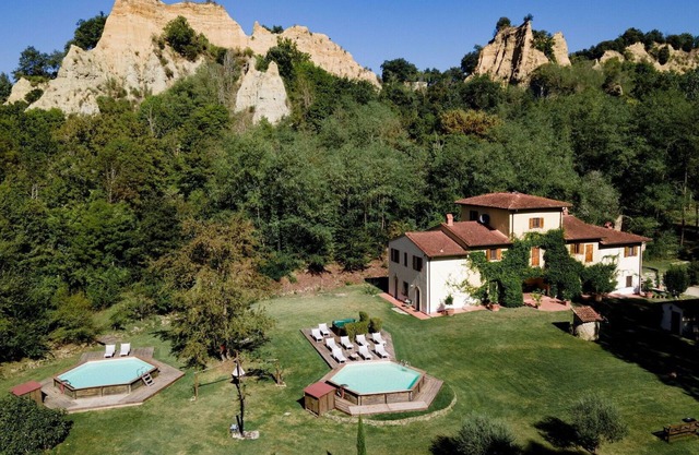 Country House/Farm House in Montanino with 8 bedrooms sleeps 16
