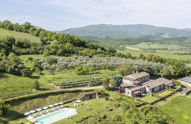 Country House/Farm House in Radicondoli with 3 bedrooms sleeps 7
