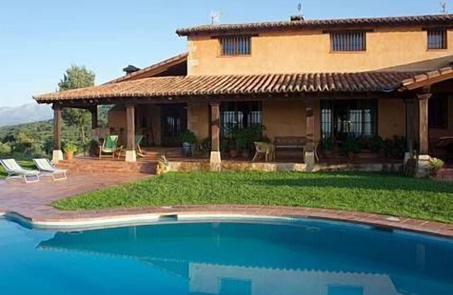 Country house (full rental) La Mogorra for 11 people