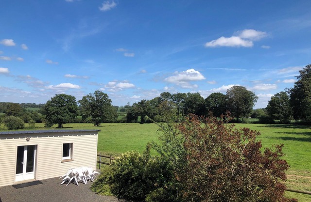 Country studio