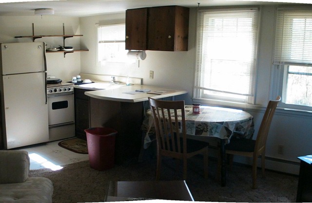 Country setting 2 Bedroom apartment short term vacation rental.