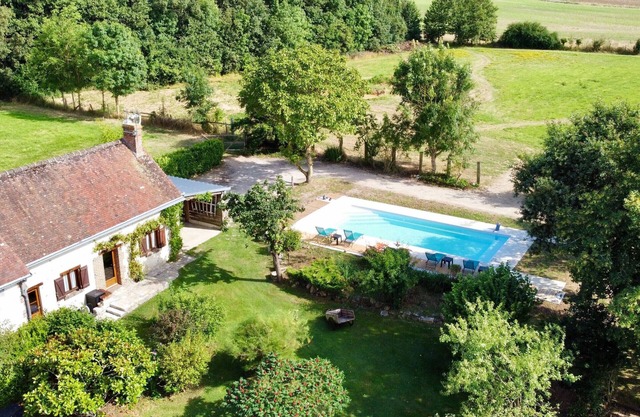 Countryside Retreat with Pool in Châteaudun's Historic Charm