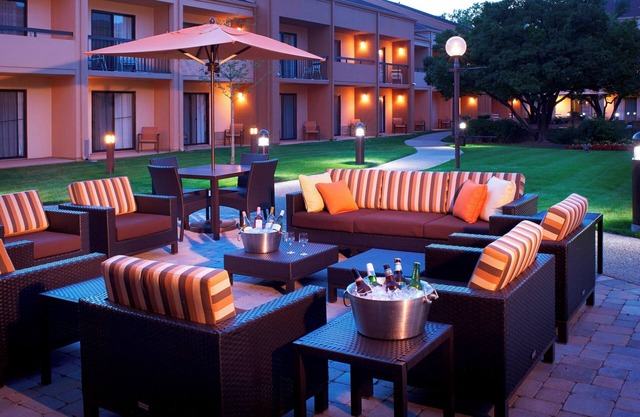 Courtyard by Marriott Chicago Arlington Heights/South