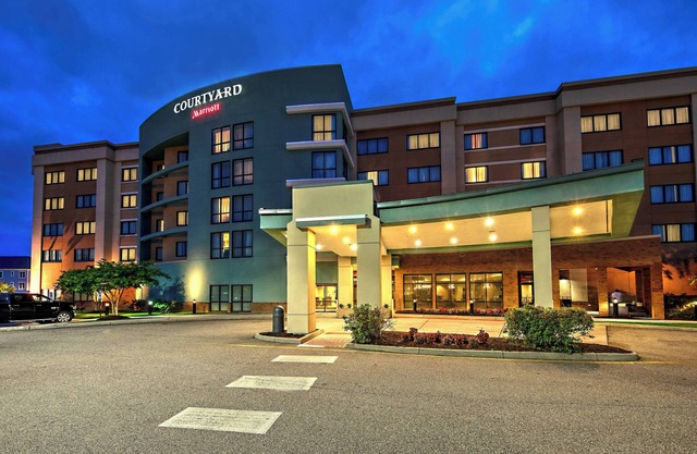 Courtyard by Marriott Newport News Airport