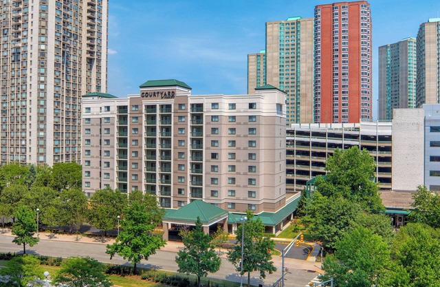 Courtyard Jersey City Newport