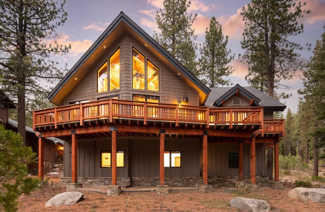 Coyote Moon by AvantStay | Cabin W/Sauna | Mins from DT Truckee & NorthStar