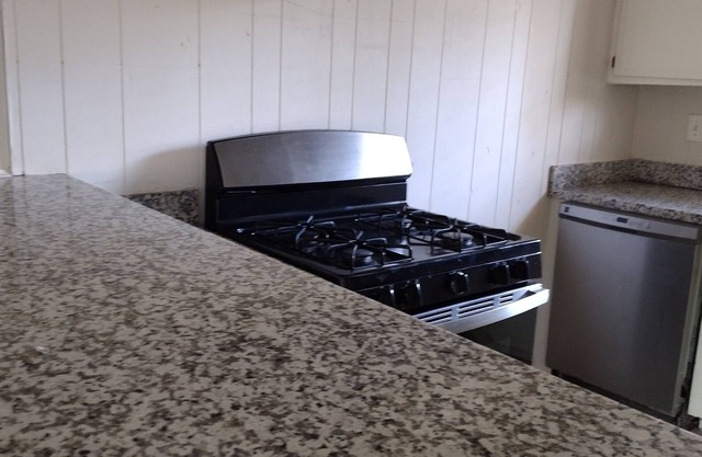 Cozy 1 Bed1 Bath , just 15 minutes from Airport