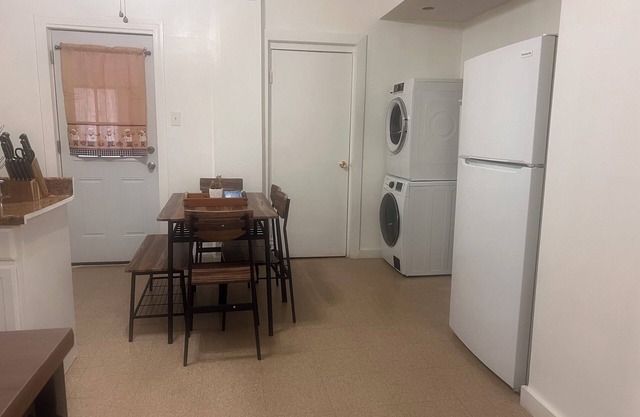 Cozy 1-bedroom apartment with WiFi, AC in Hazleton Hideaway
