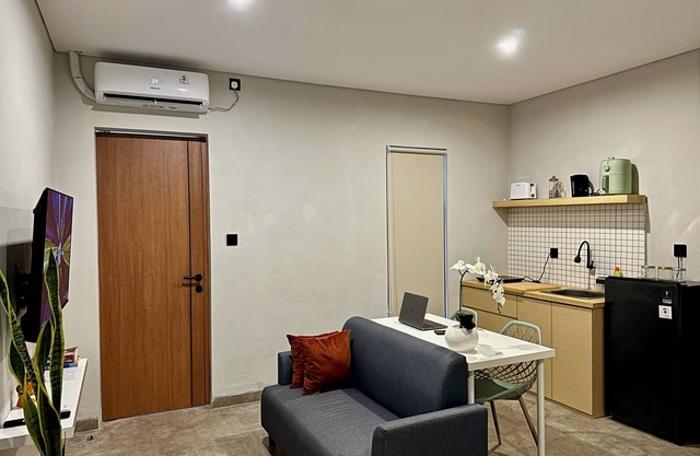 Cozy 1-bedroom condo in charming Sanur with AC, WiFi