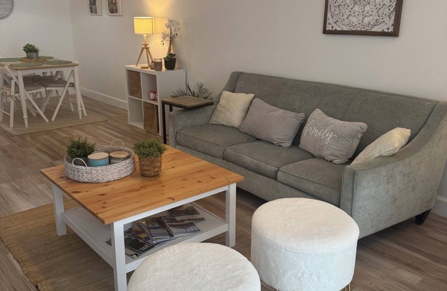 Cozy 1-bedroom condo in lovely Orlando with AC