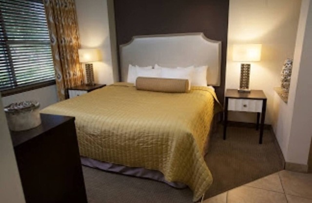 Cozy 1-bedroom condo with WiFi, AC in enchanting Las Vegas