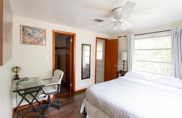 Cozy 1 Bedroom Unit - 4 Blocks from Jax Beach Pier!