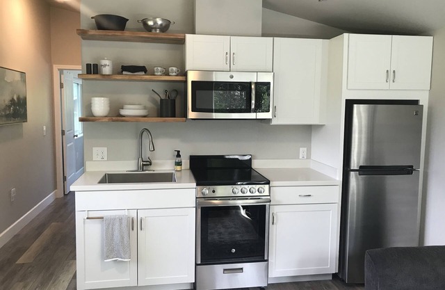 Cozy 1 bedroom with beautiful Alaskan views