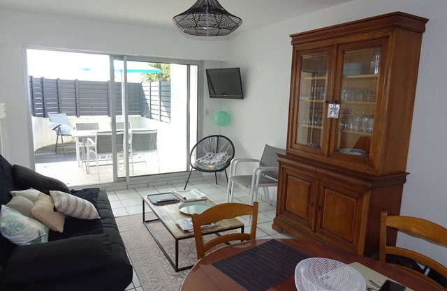 Cozy 1BR Apartment with Terrace, 200m from Sandy Beach